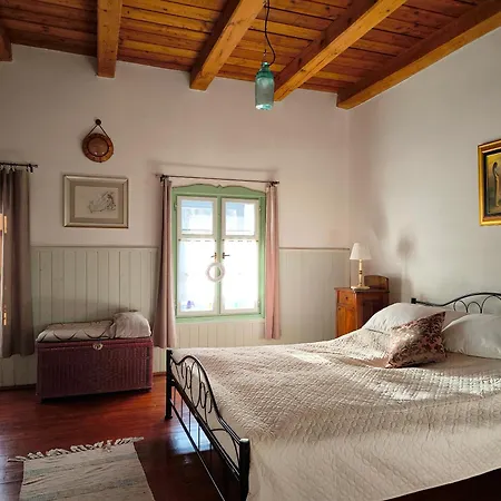 Henye Vintage A Kali-medenceben Apartmán